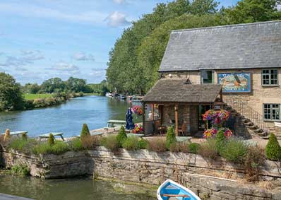 The Riverside Inn Lechlade